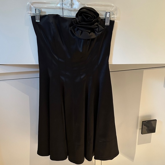 Teeze Me Dresses & Skirts - Teeze Me Black Strapless Dress with Rosette